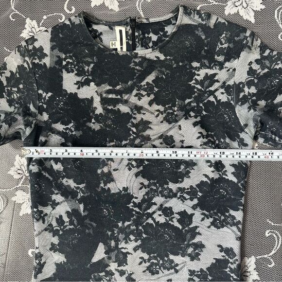 McQ Alexander McQueen Black and White Floral Print Knit  Bodycon Dress Sz Small - Picture 11 of 16